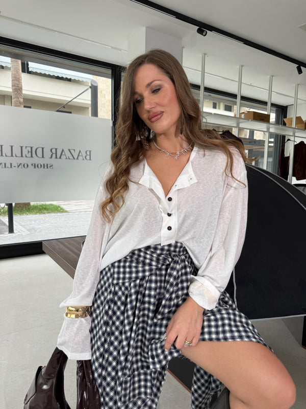 Maglia crop semitrasparente con bottoncini