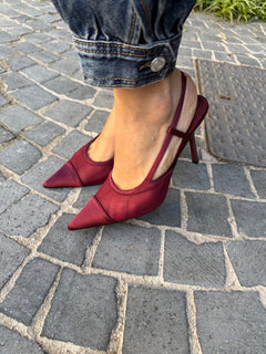 Décolleté punta in raso