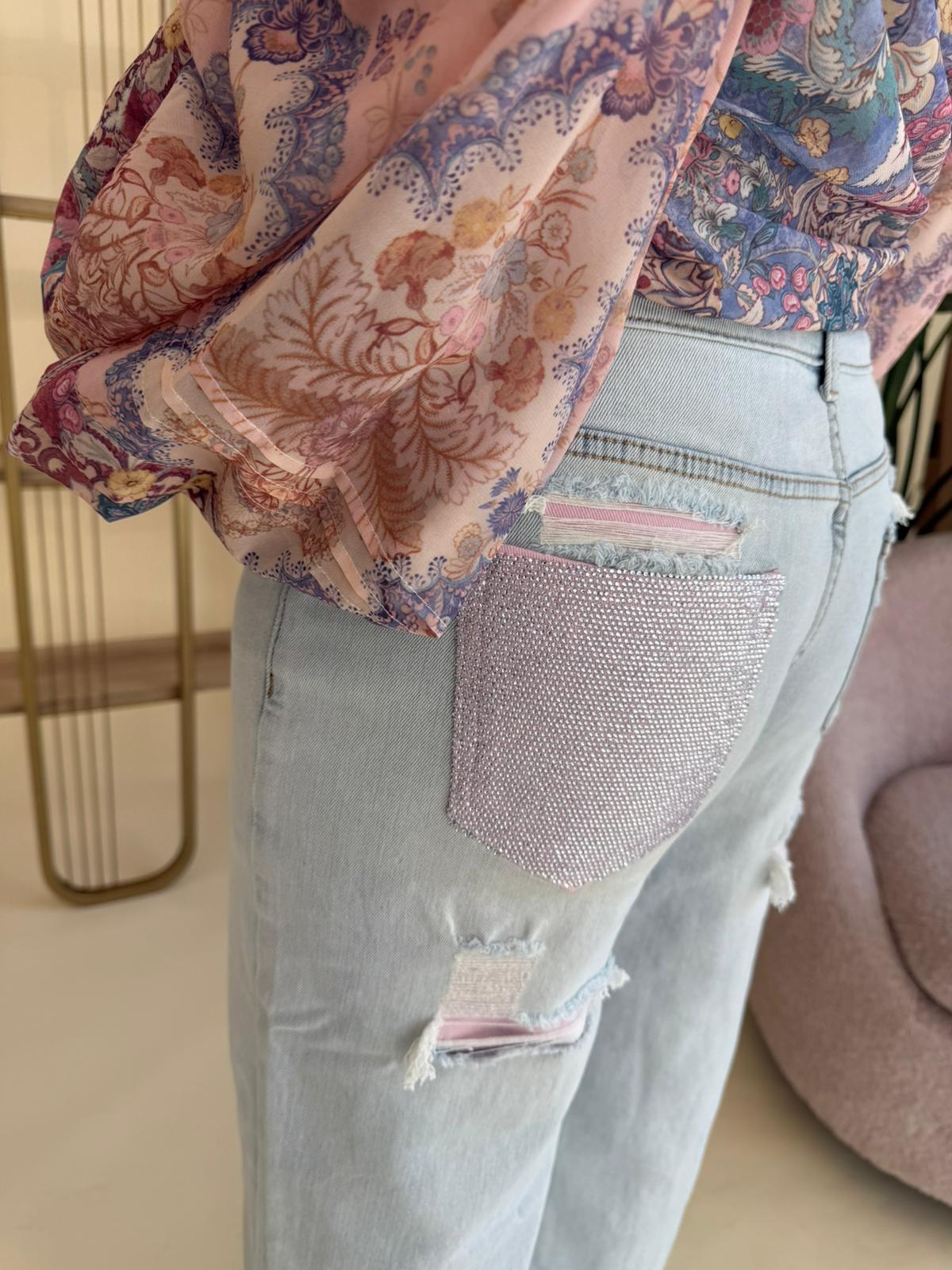 Jeans palazzo con dettagli rosa curvy