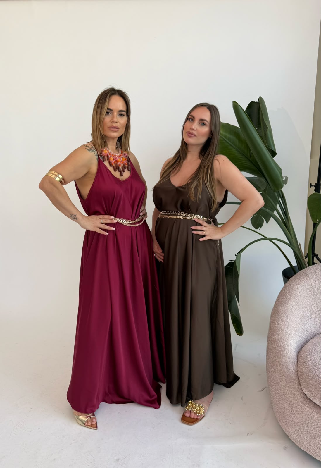 Abito bretelline in raso curvy