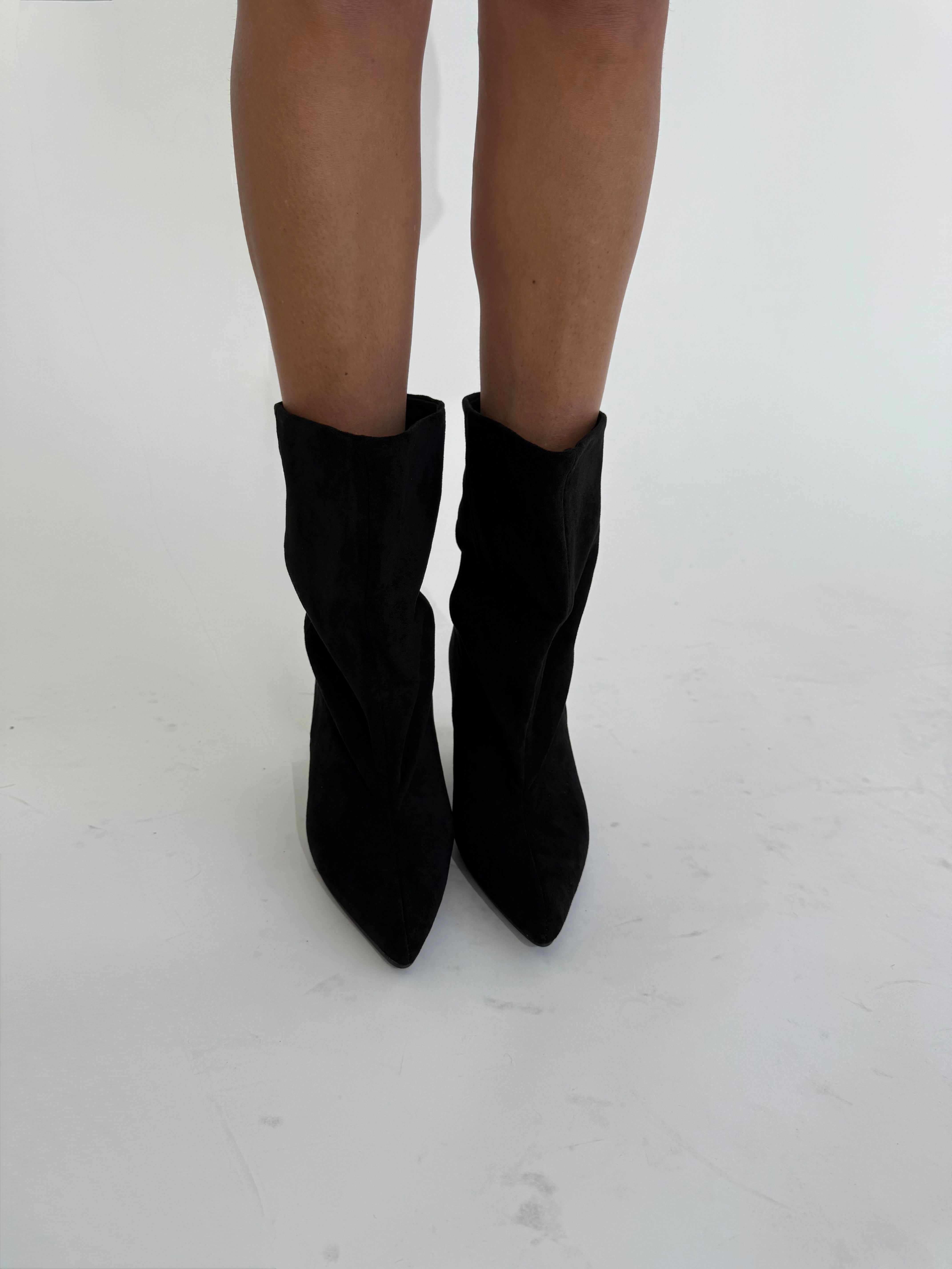Stivaletto tacco mini in camoscio