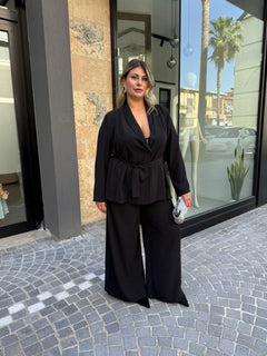 Tailleur con cintura curvy