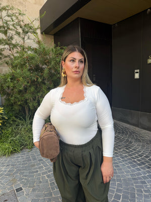 Body scollo quadrato in pizzo curvy