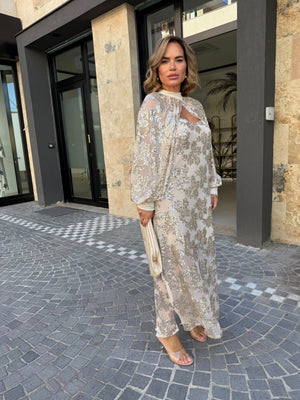 Abito con mantella paillettes curvy