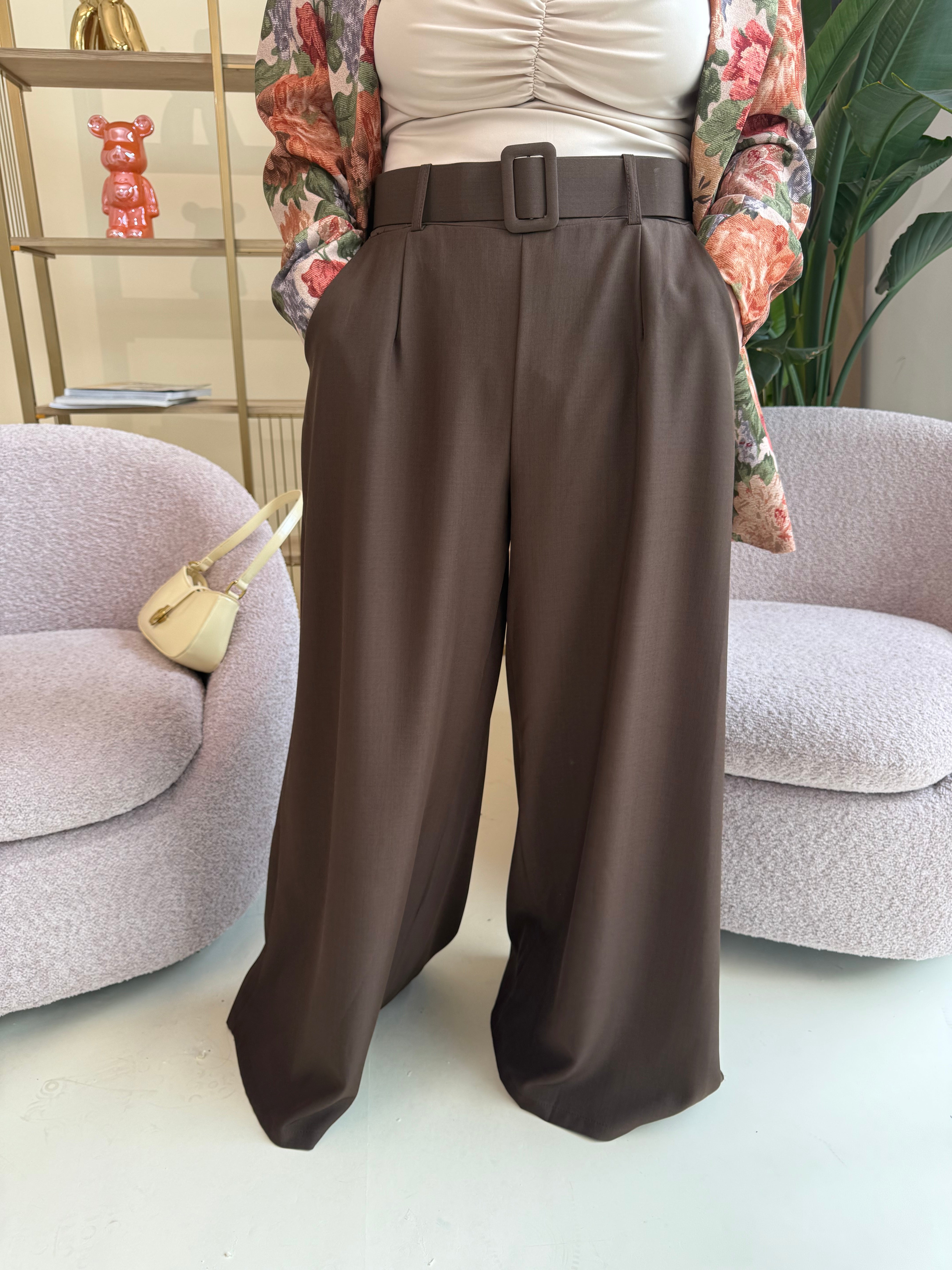 Pantalone palazzo con cintura curvy