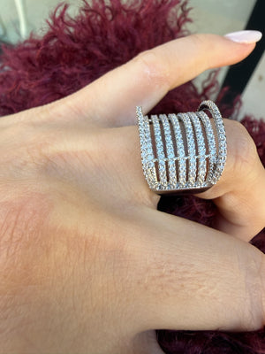Anello a fascia con file di strass