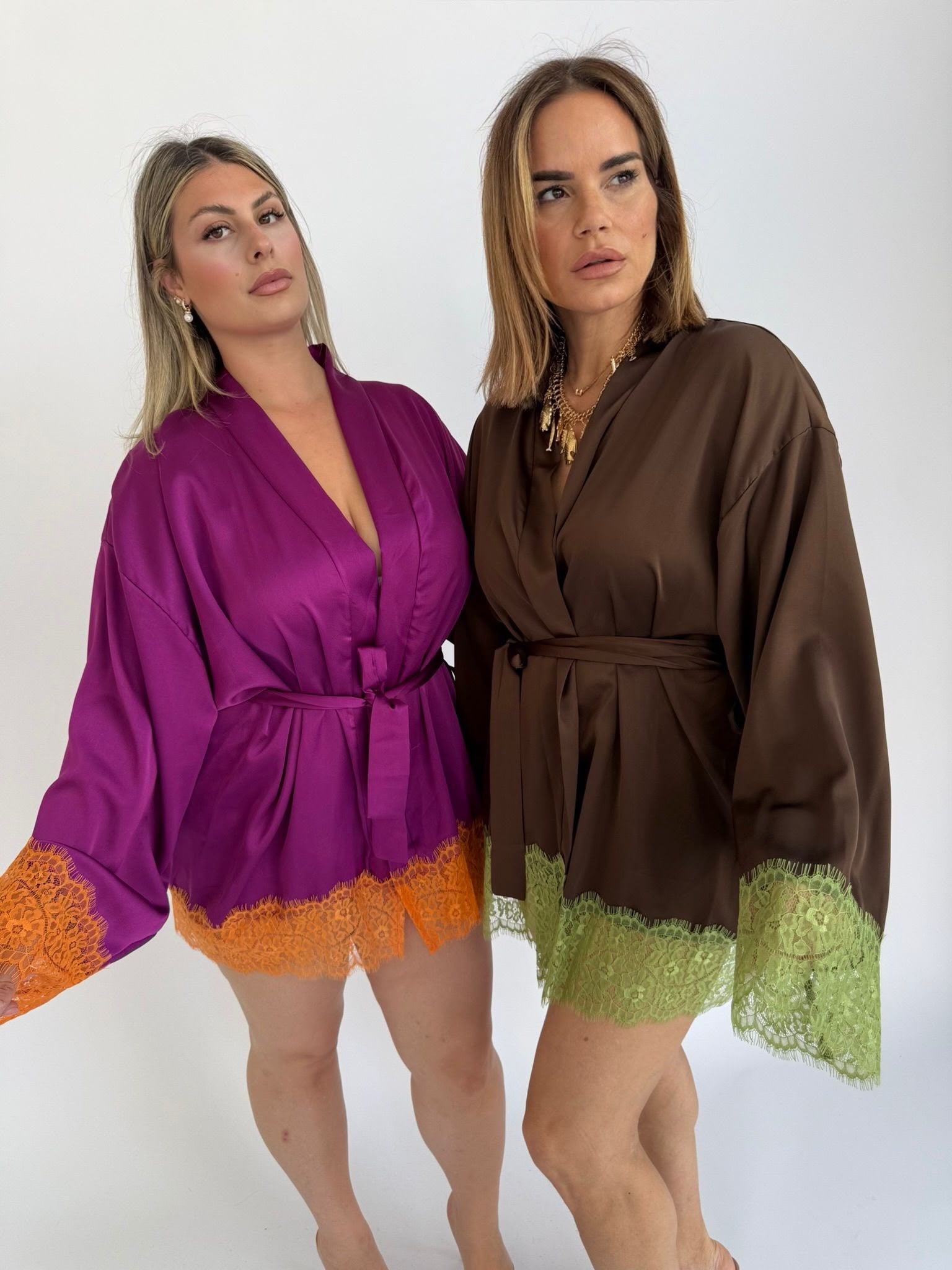 Kimono con dettagli in pizzo curvy