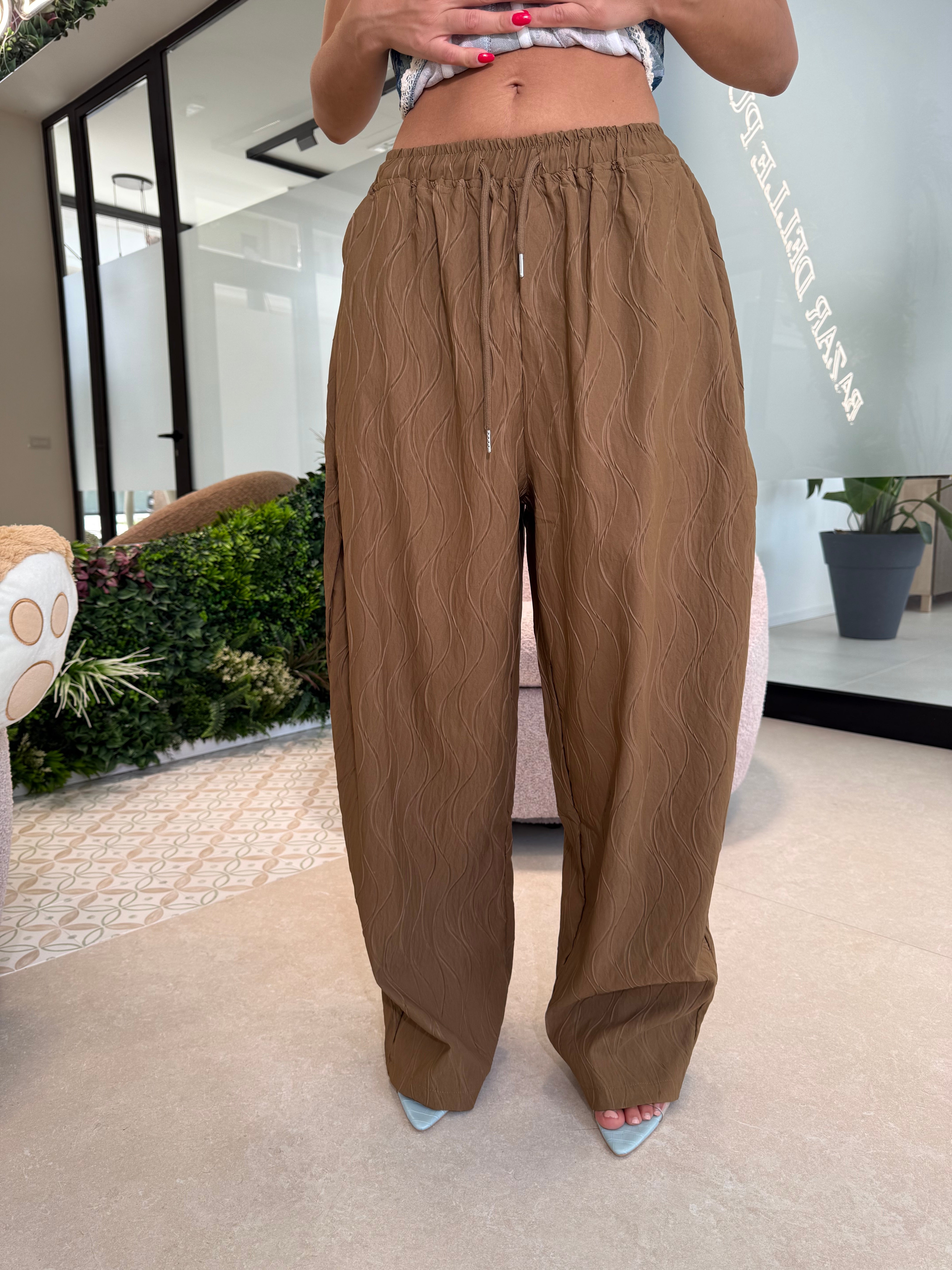 Pantalone effetto onda