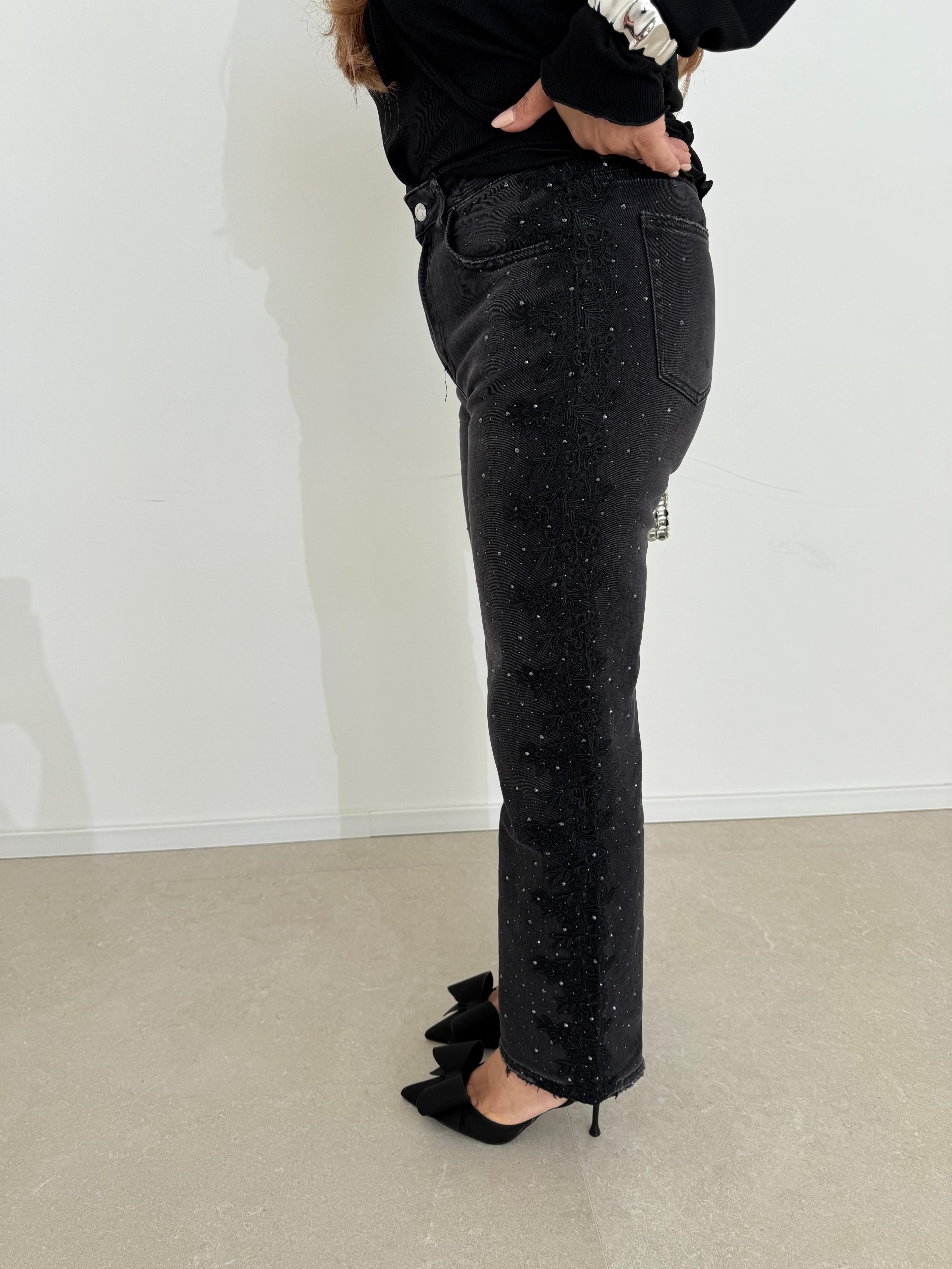 Jeans dettagli merletto e strass