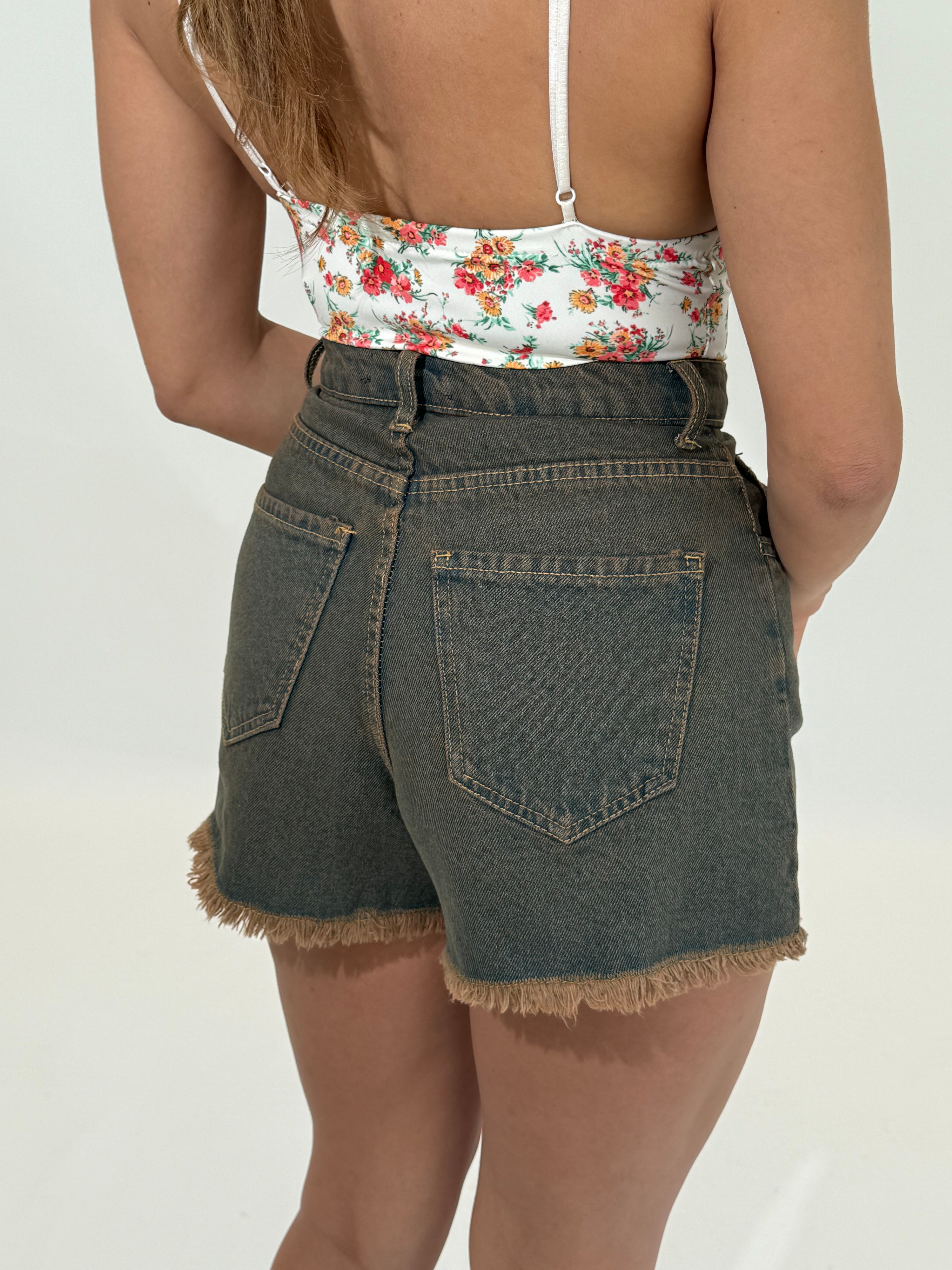 Pantaloncino denim sabbiato