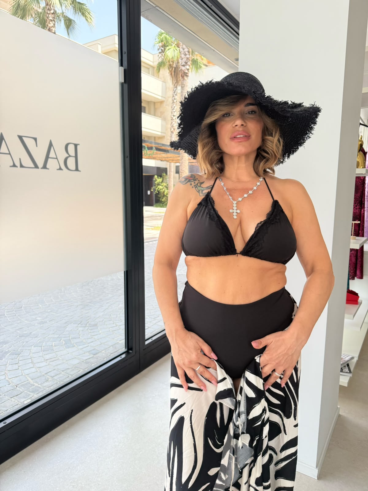 Bikini con pizzo curvy