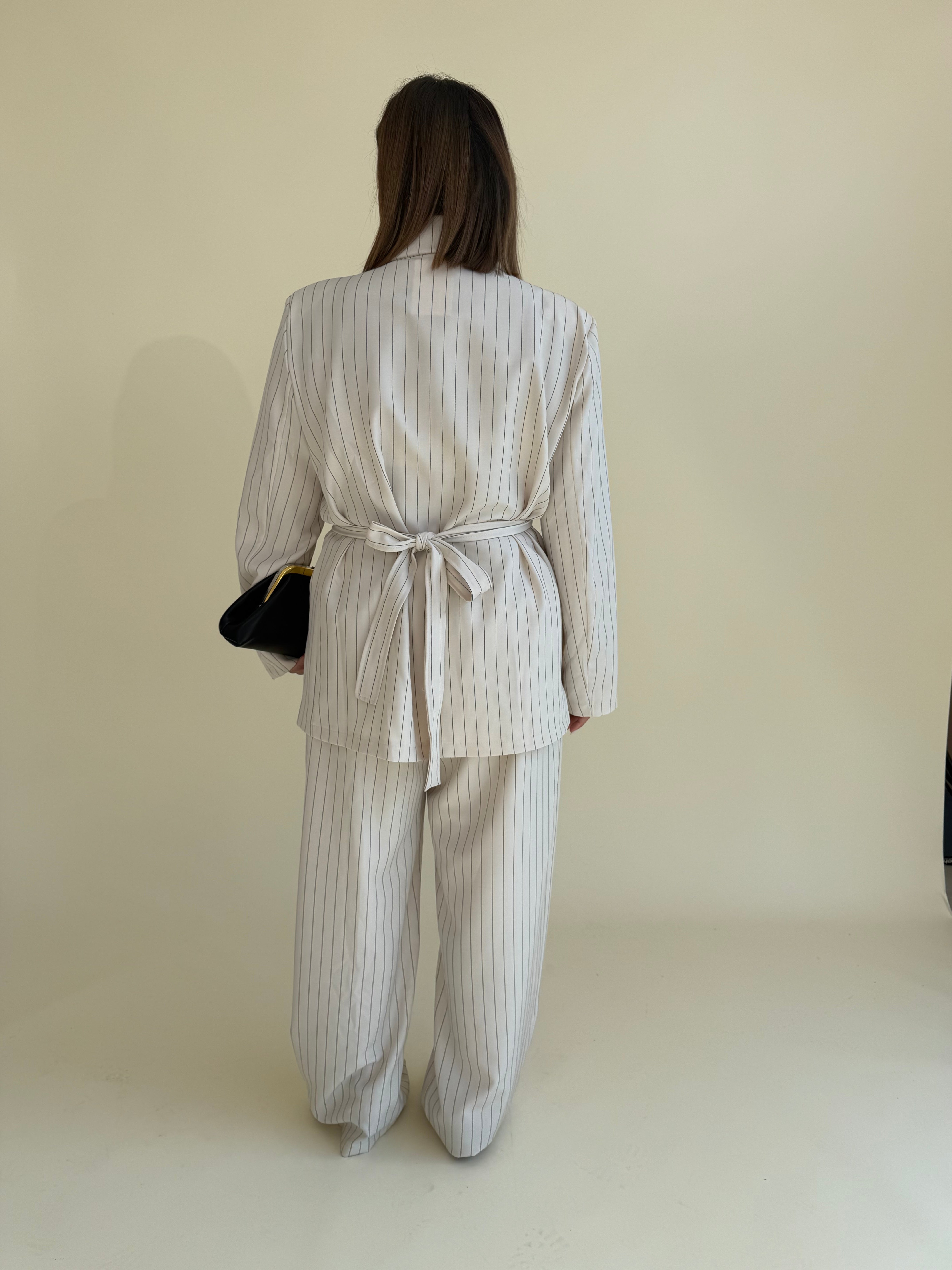 Tailleur gessato curvy