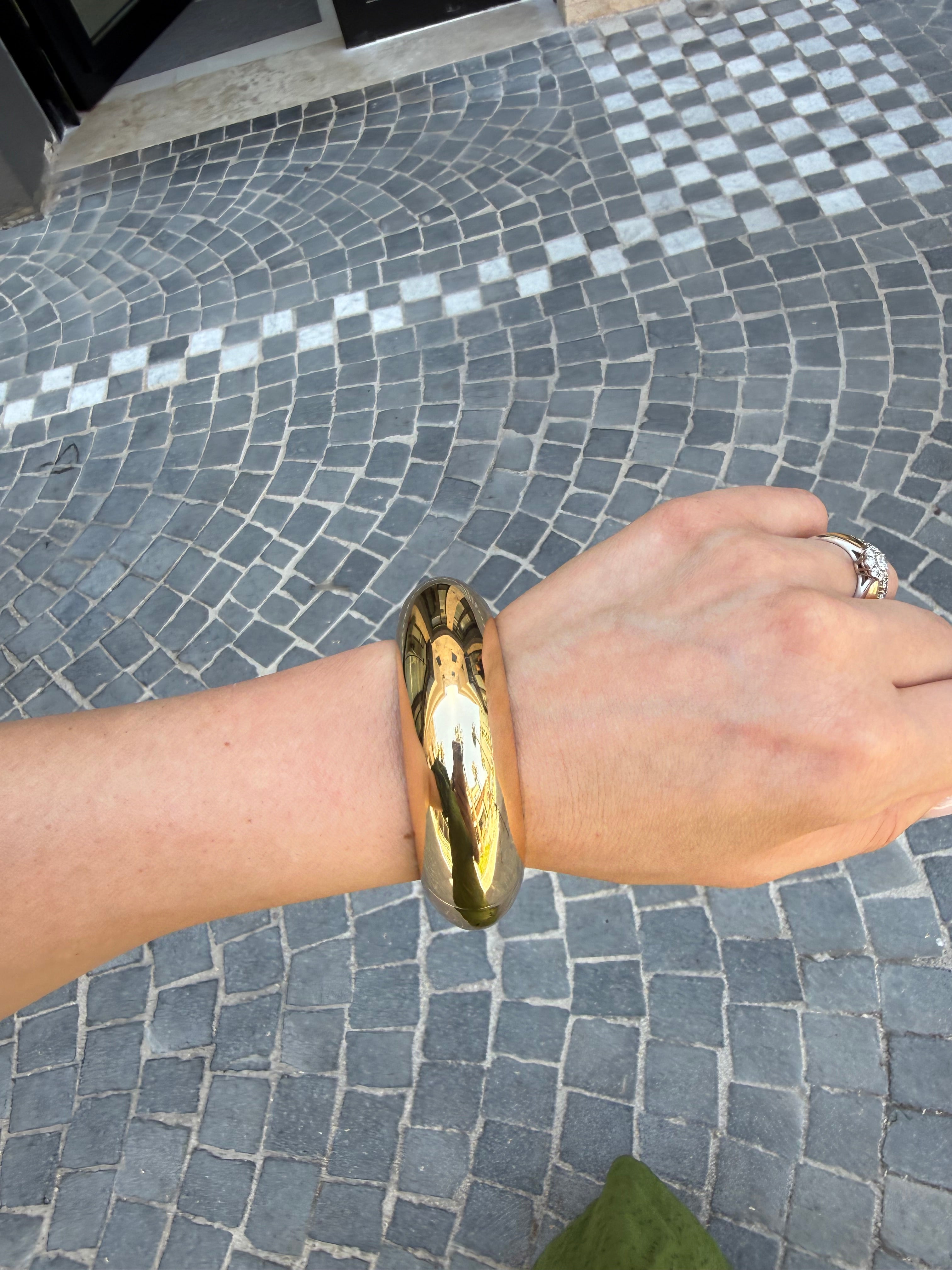 Bracciale bombato rigido