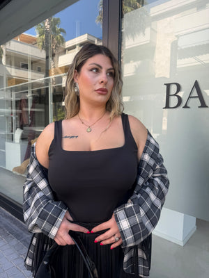 Top scollo quadrato curvy