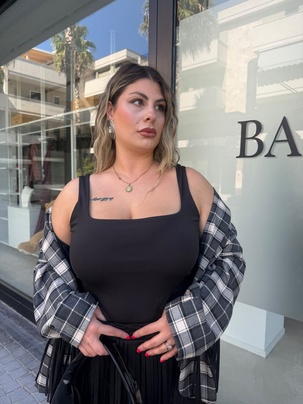 Top scollo quadrato curvy