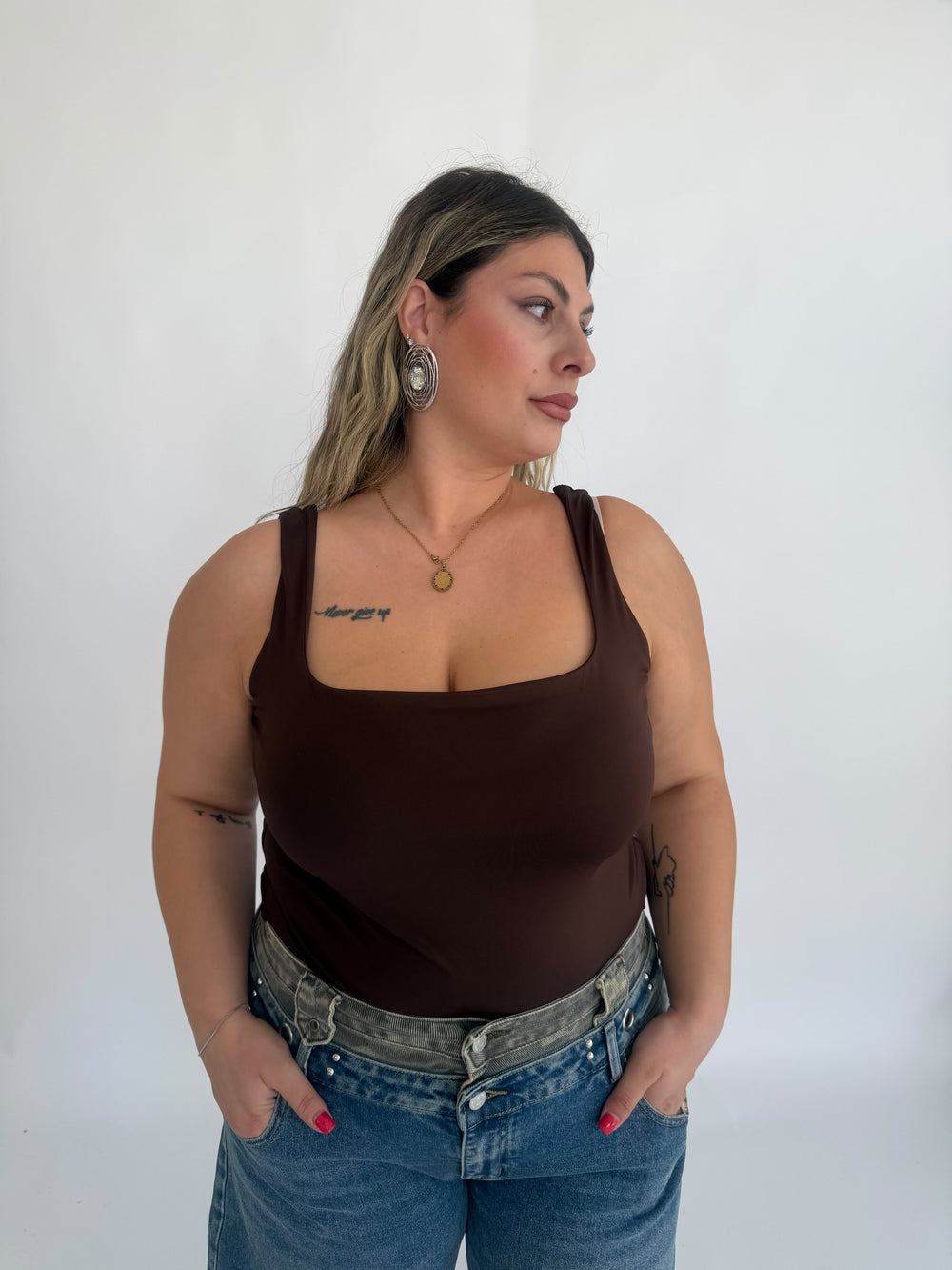Top scollo quadrato curvy