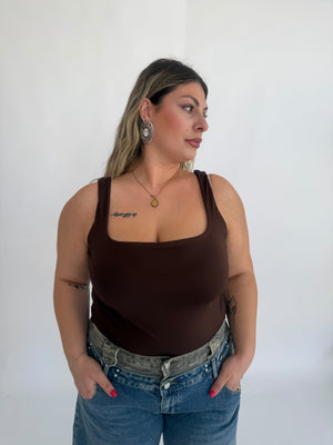 Top scollo quadrato curvy