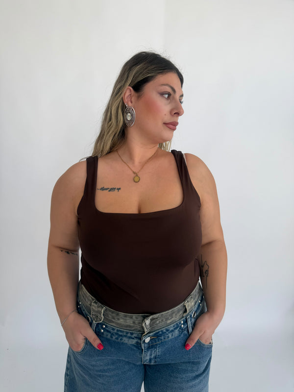 Top scollo quadrato curvy