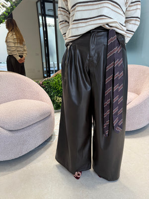 Pantalone in ecopelle cravatta