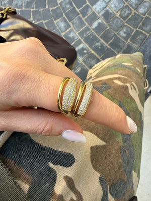 Anello a fascia larga con brillantini