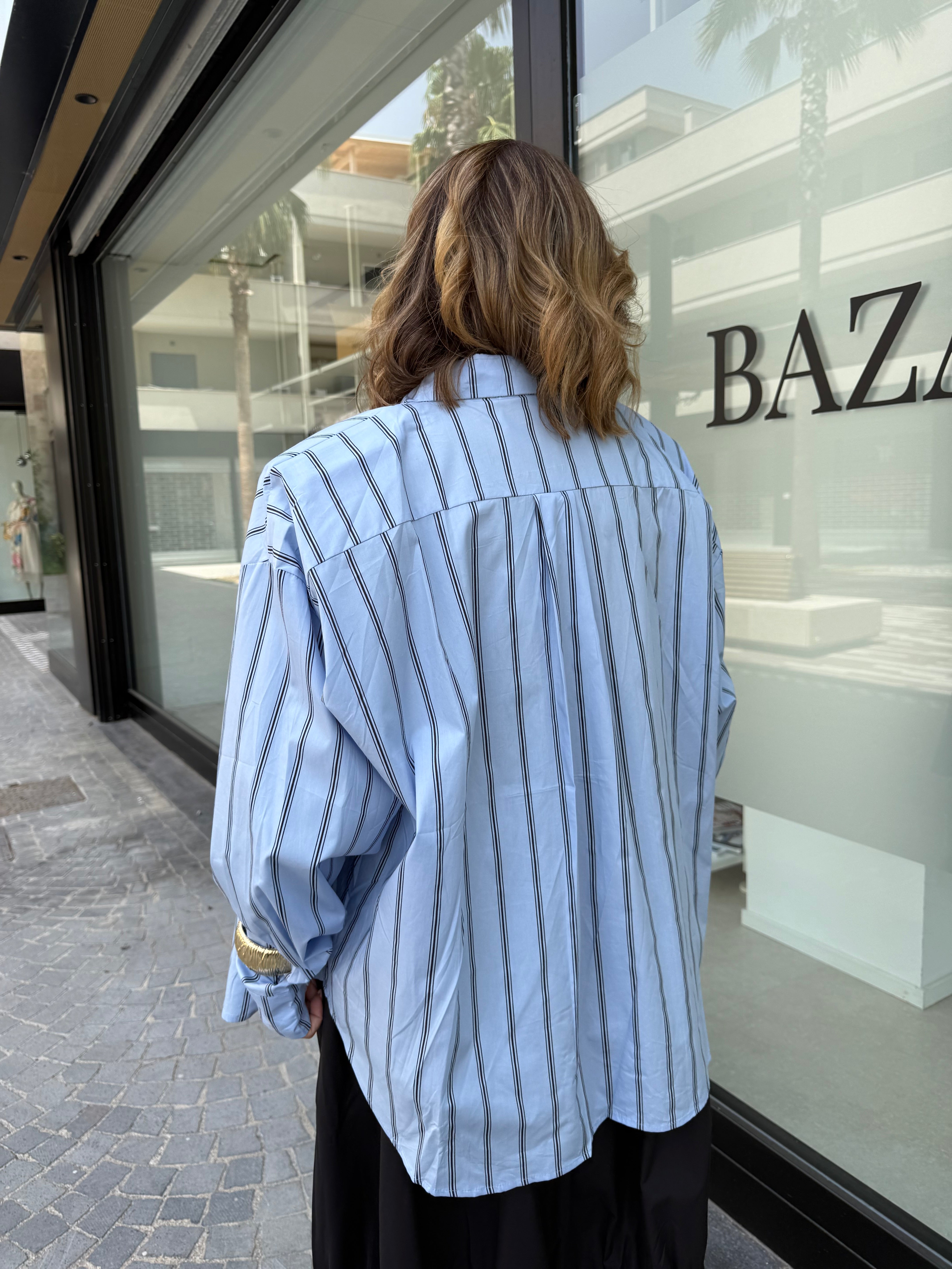 Camicia over rigata con spalline