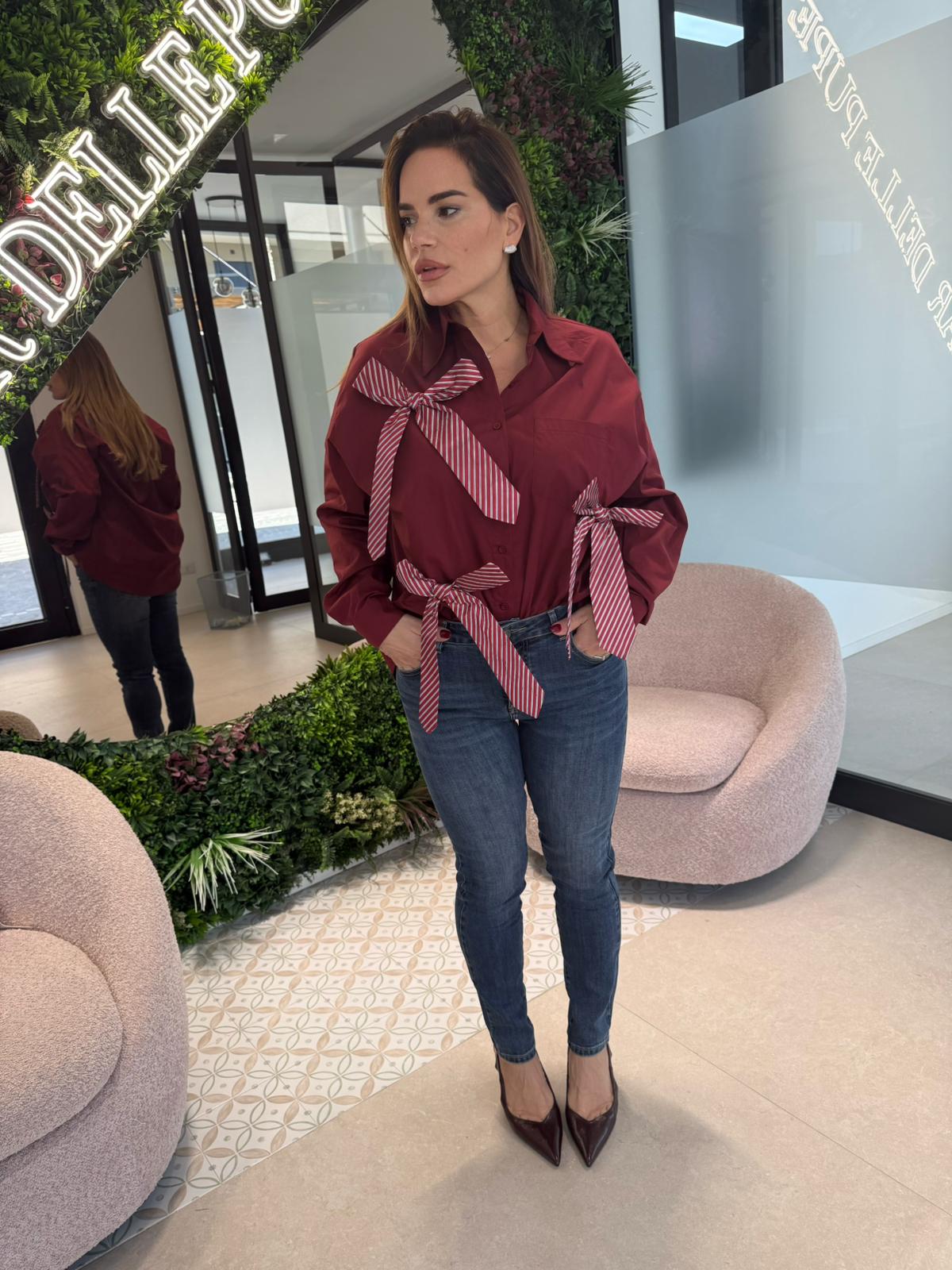 Camicia con fiocchi bordeaux