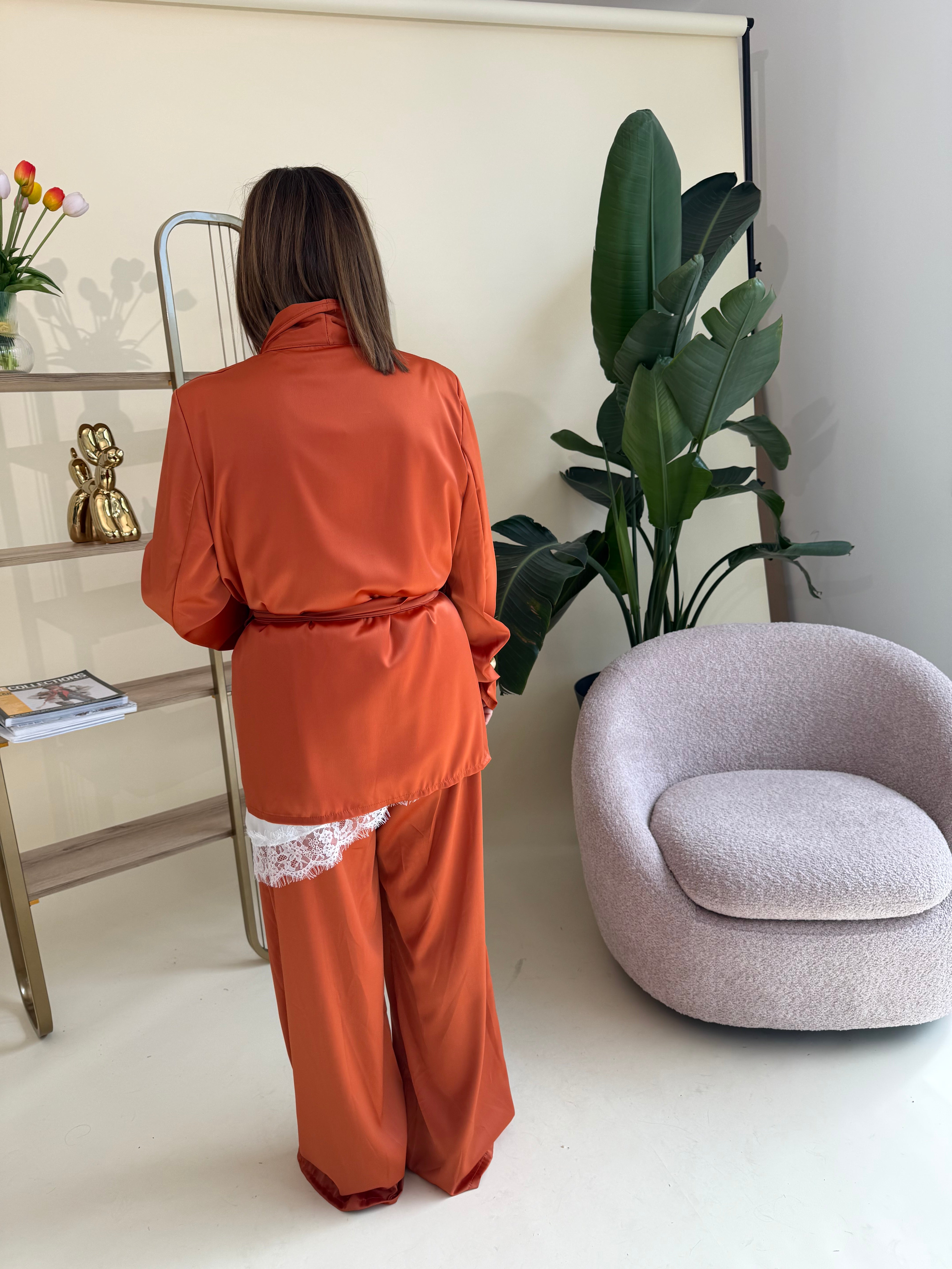 Tailleur in raso curvy