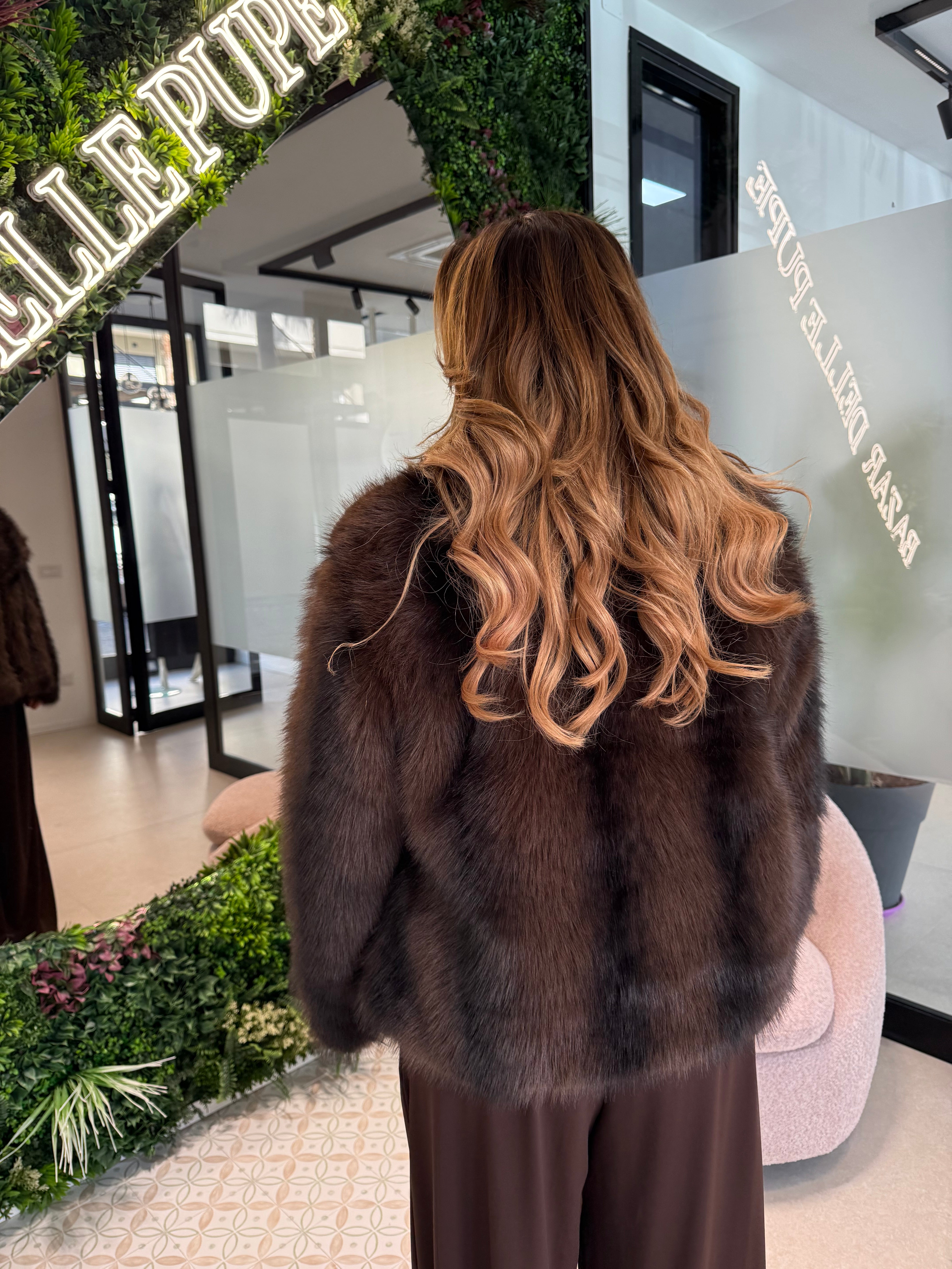 Pelliccia collo largo