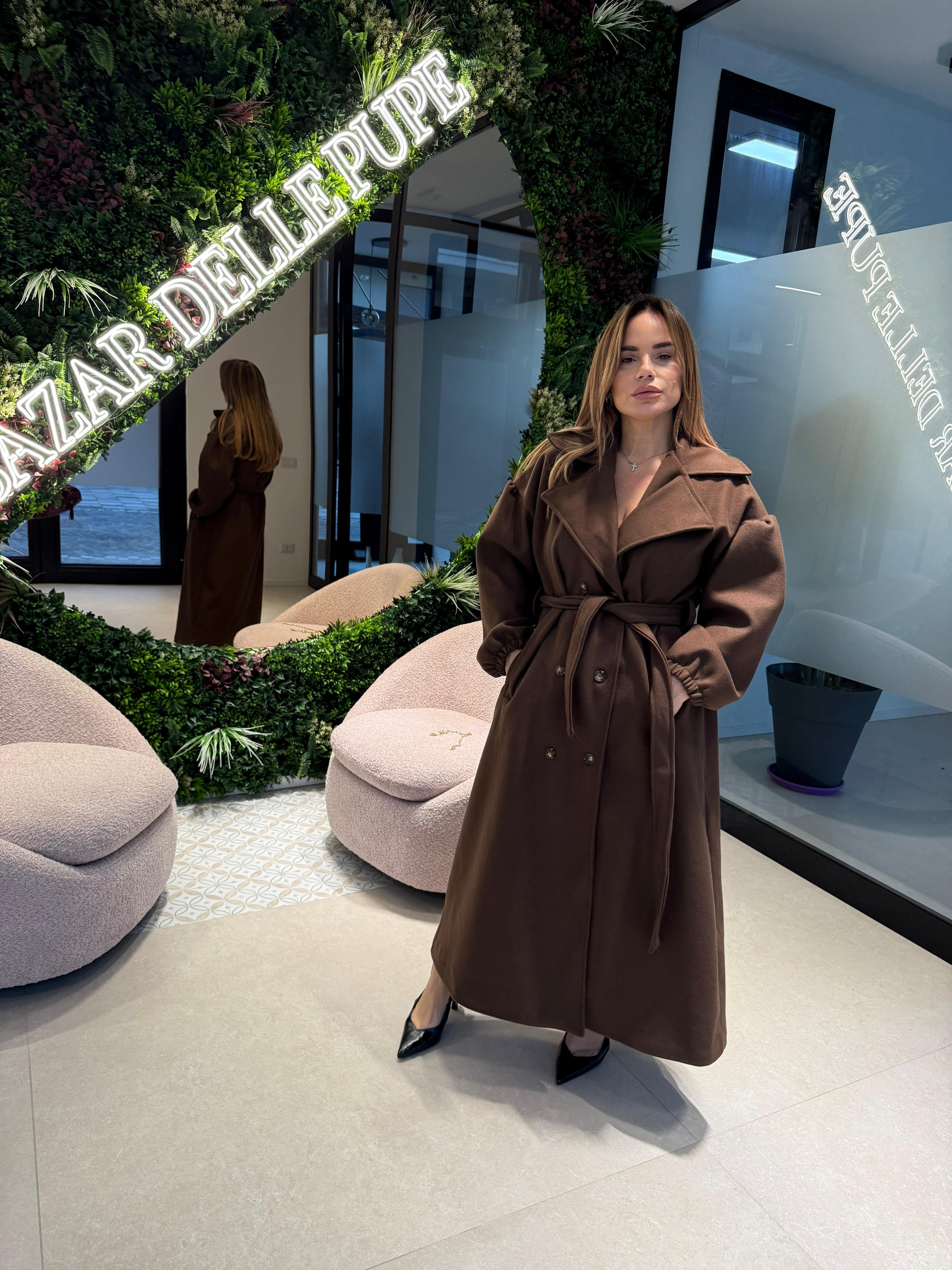 Cappotto con cintura curvy