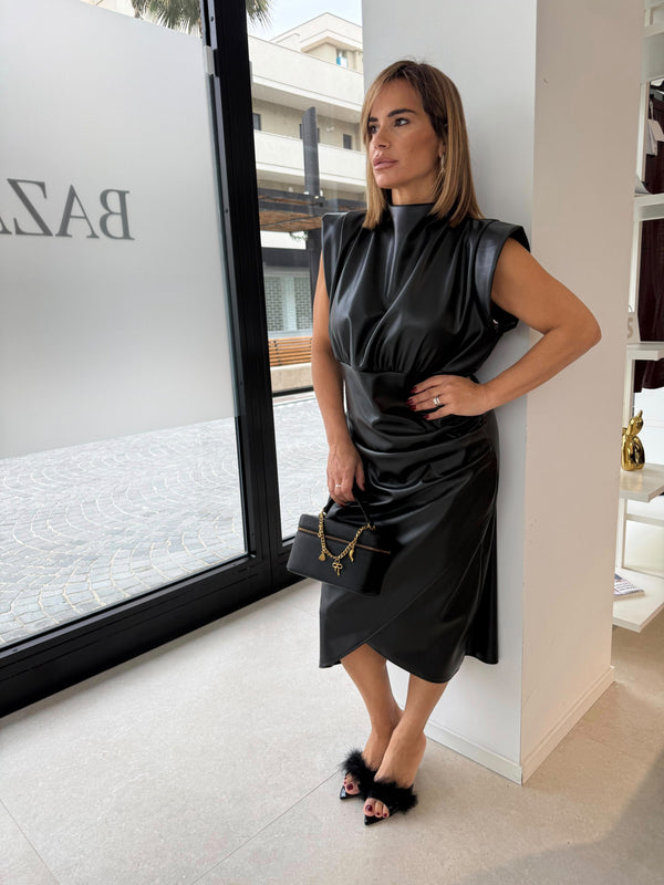 Abito midi ecopelle curvy