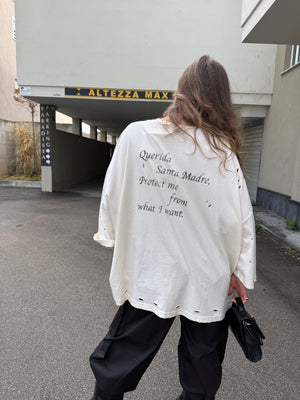 T-shirt Madonna con borchie e strass by Minimal Couture