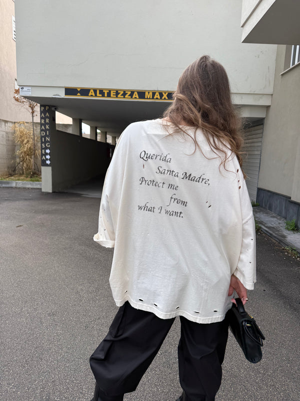 T-shirt Madonna con borchie e strass by Minimal Couture