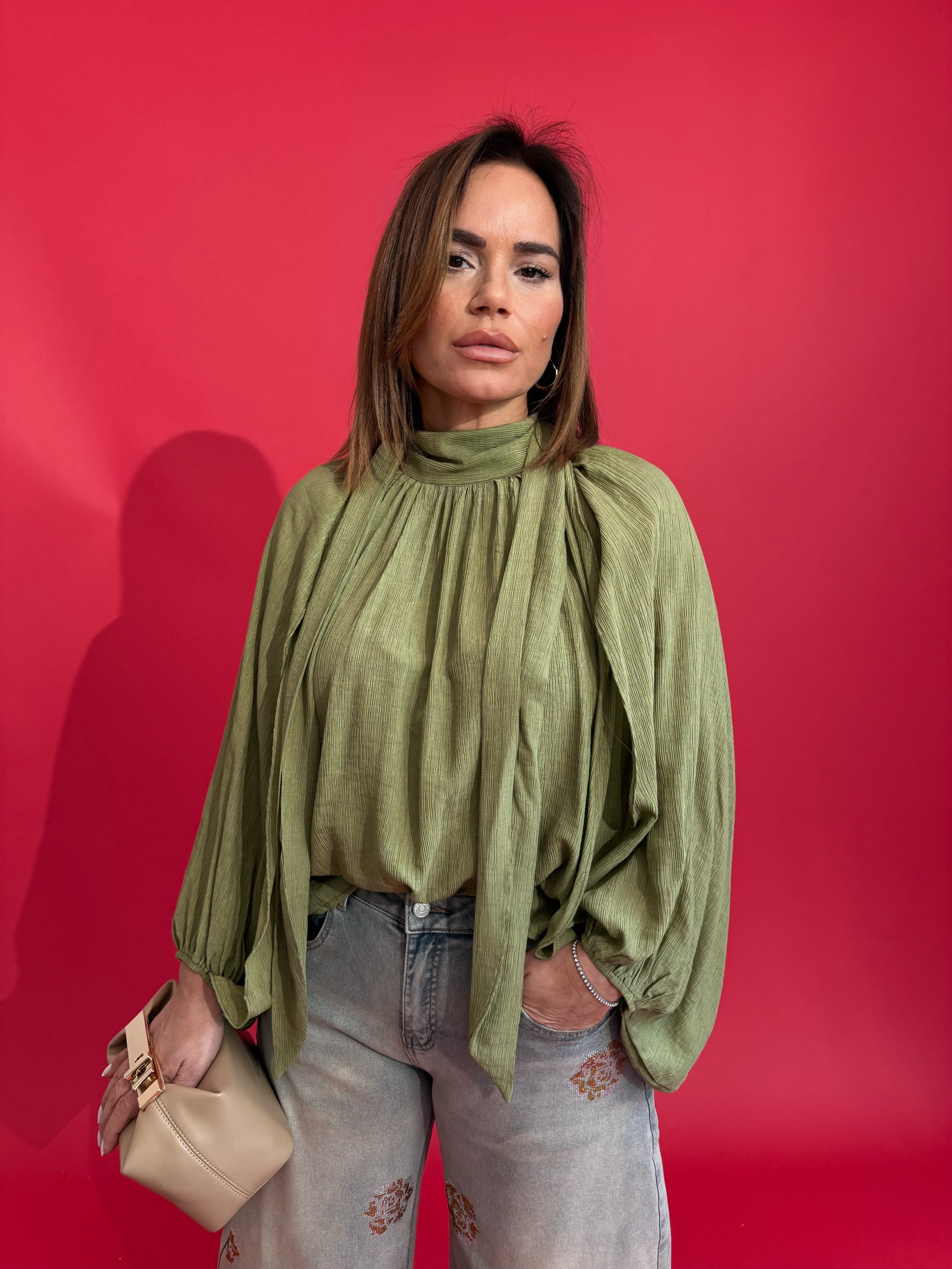 Camicia con manica aperta