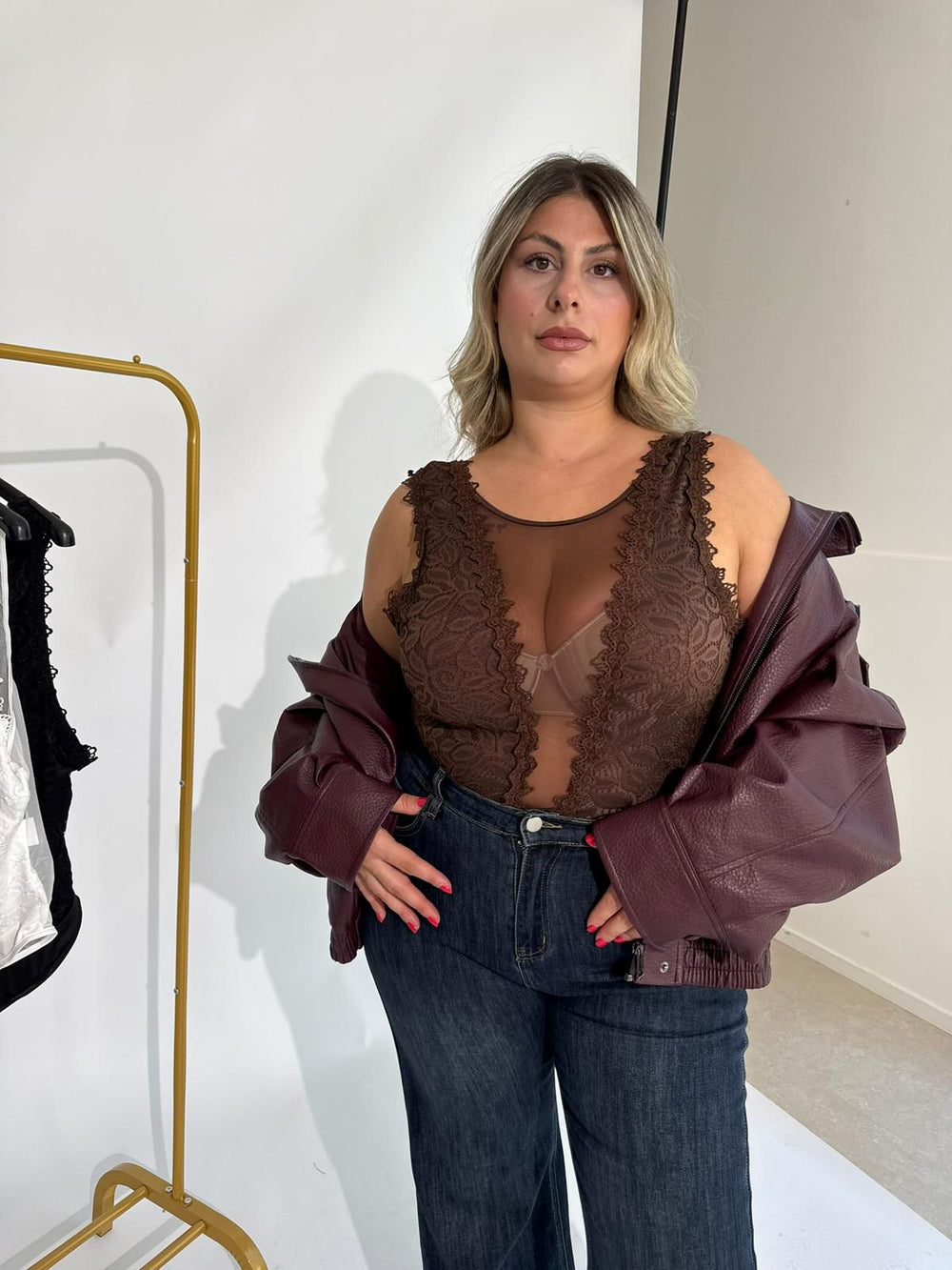 Body trasparente in pizzo curvy