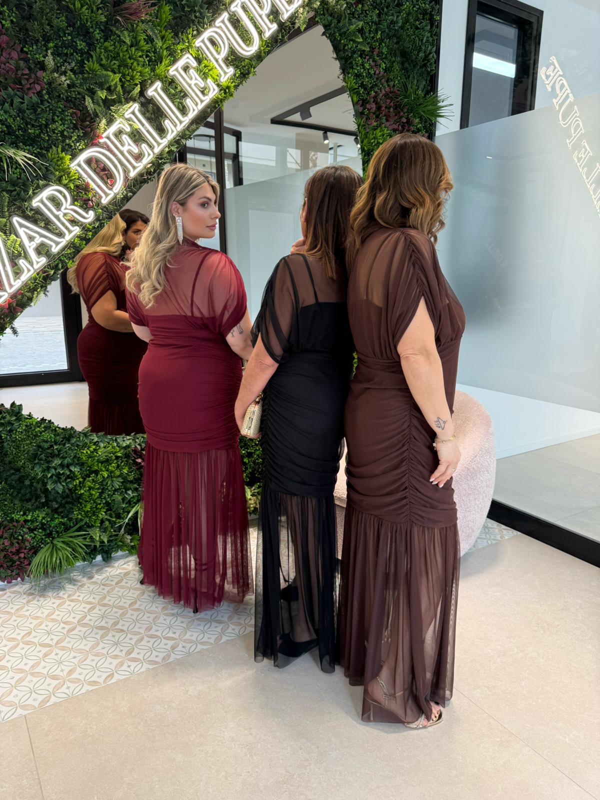 Abito drappeggiato velato curvy