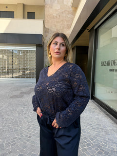 Maglia in in pizzo blu curvy