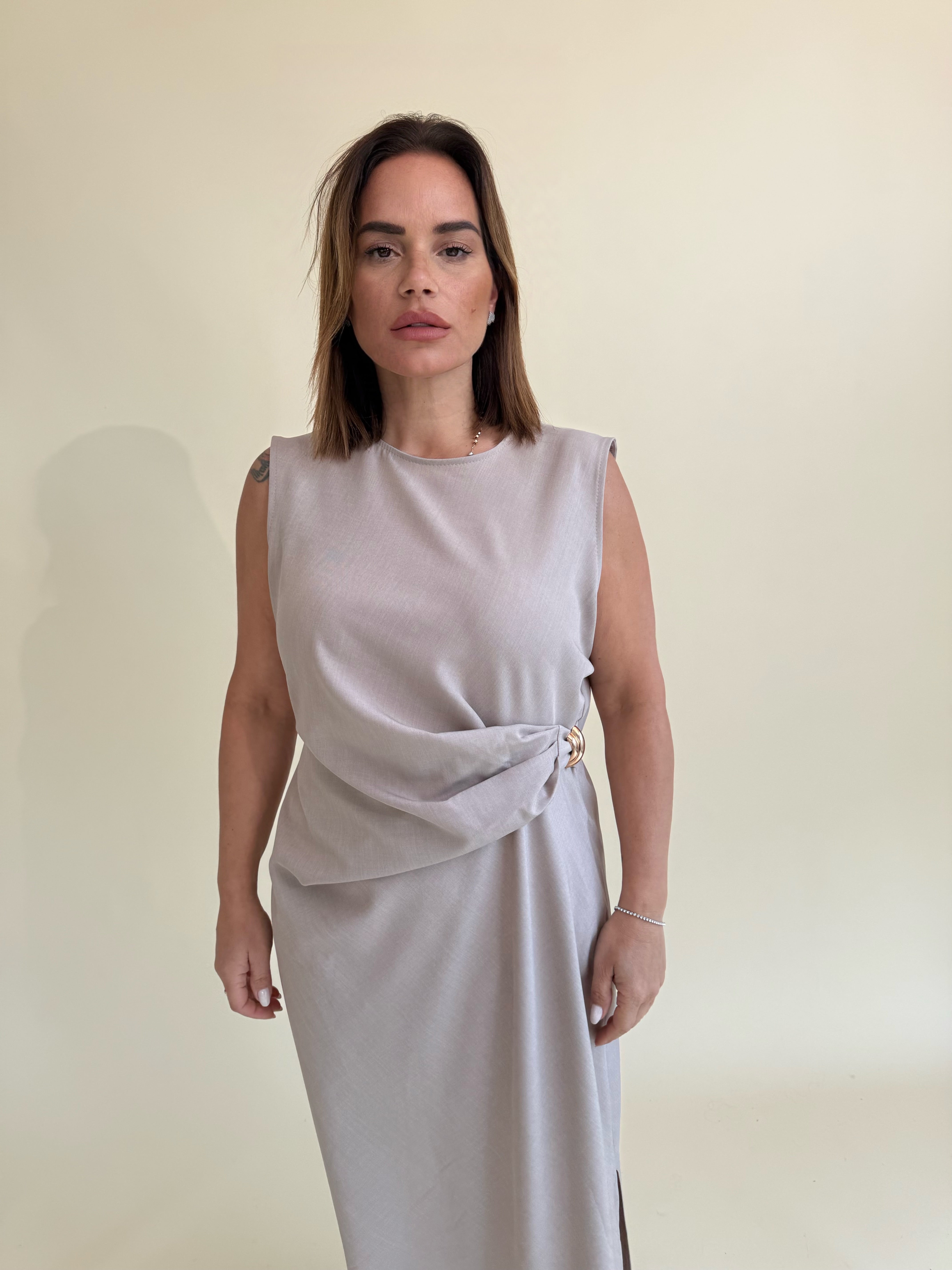 Abito tubino con dettaglio gold curvy