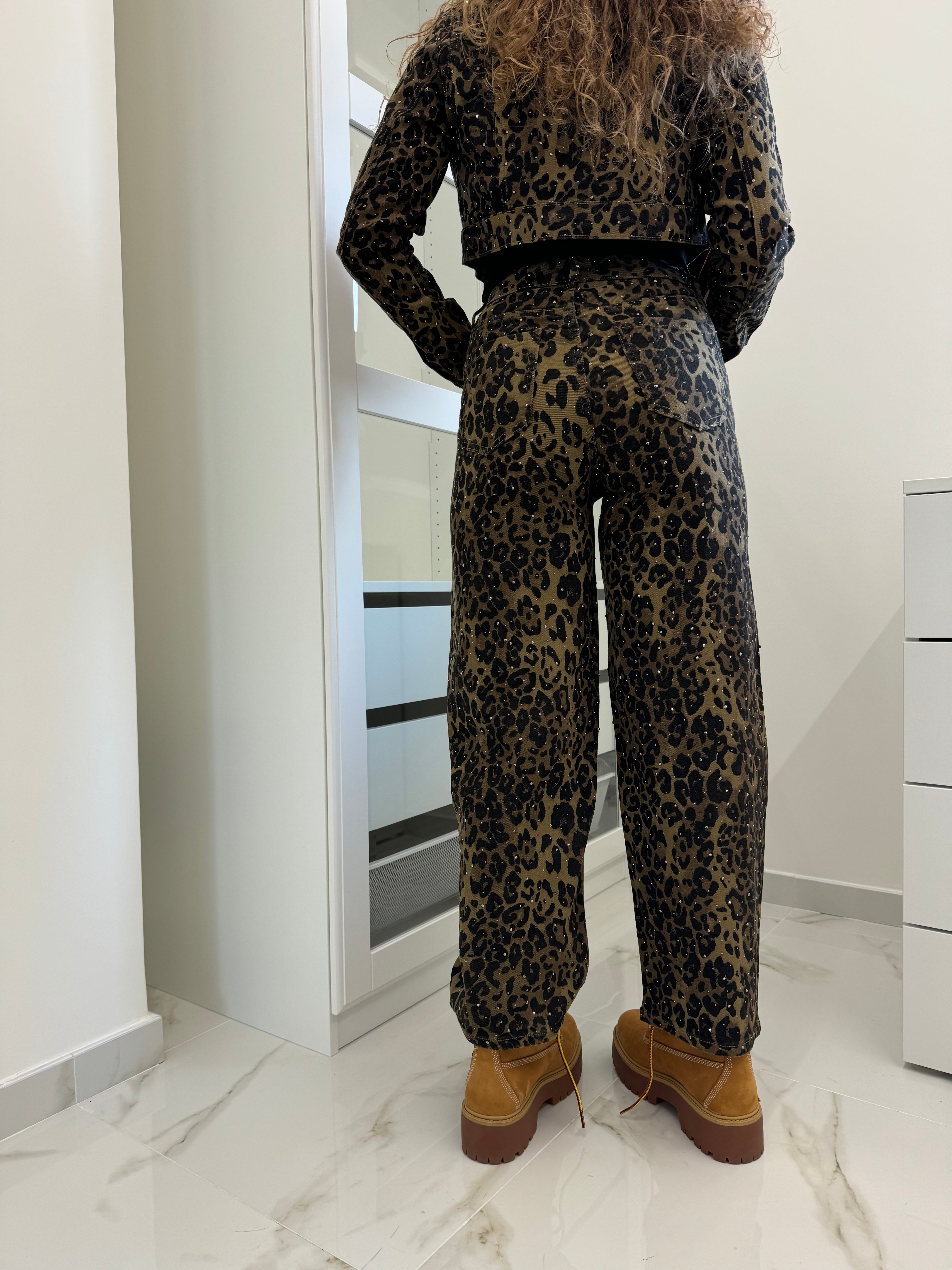 Jeans animalier con strass