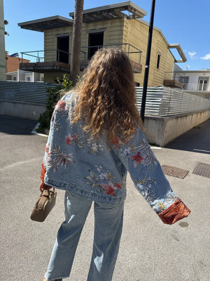 Giubbino denim ricamato