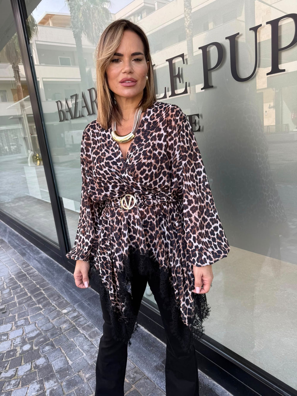 Camicia con cintura in vita animalier