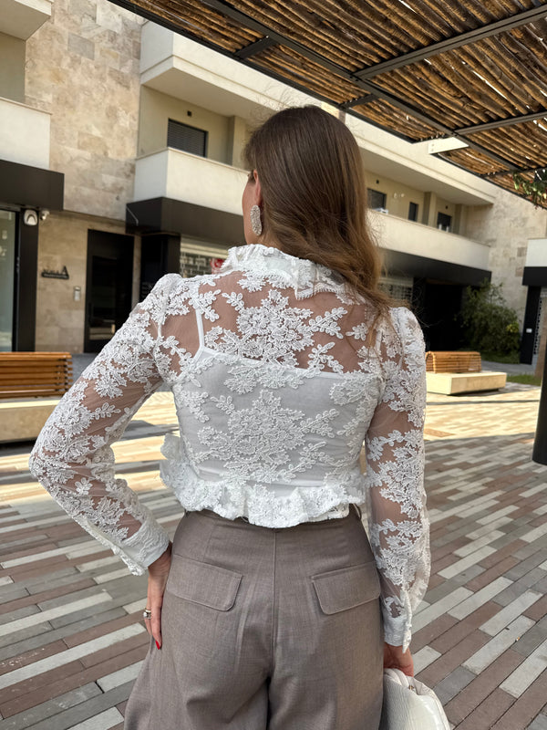 Camicia semitrasparente ricamata