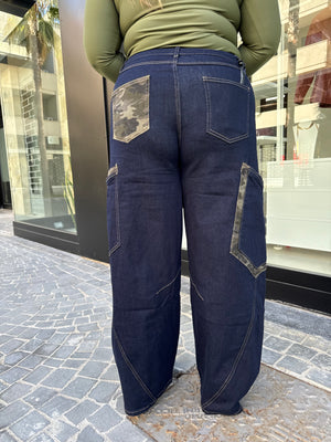 Jeans con dettagli mimetici curvy