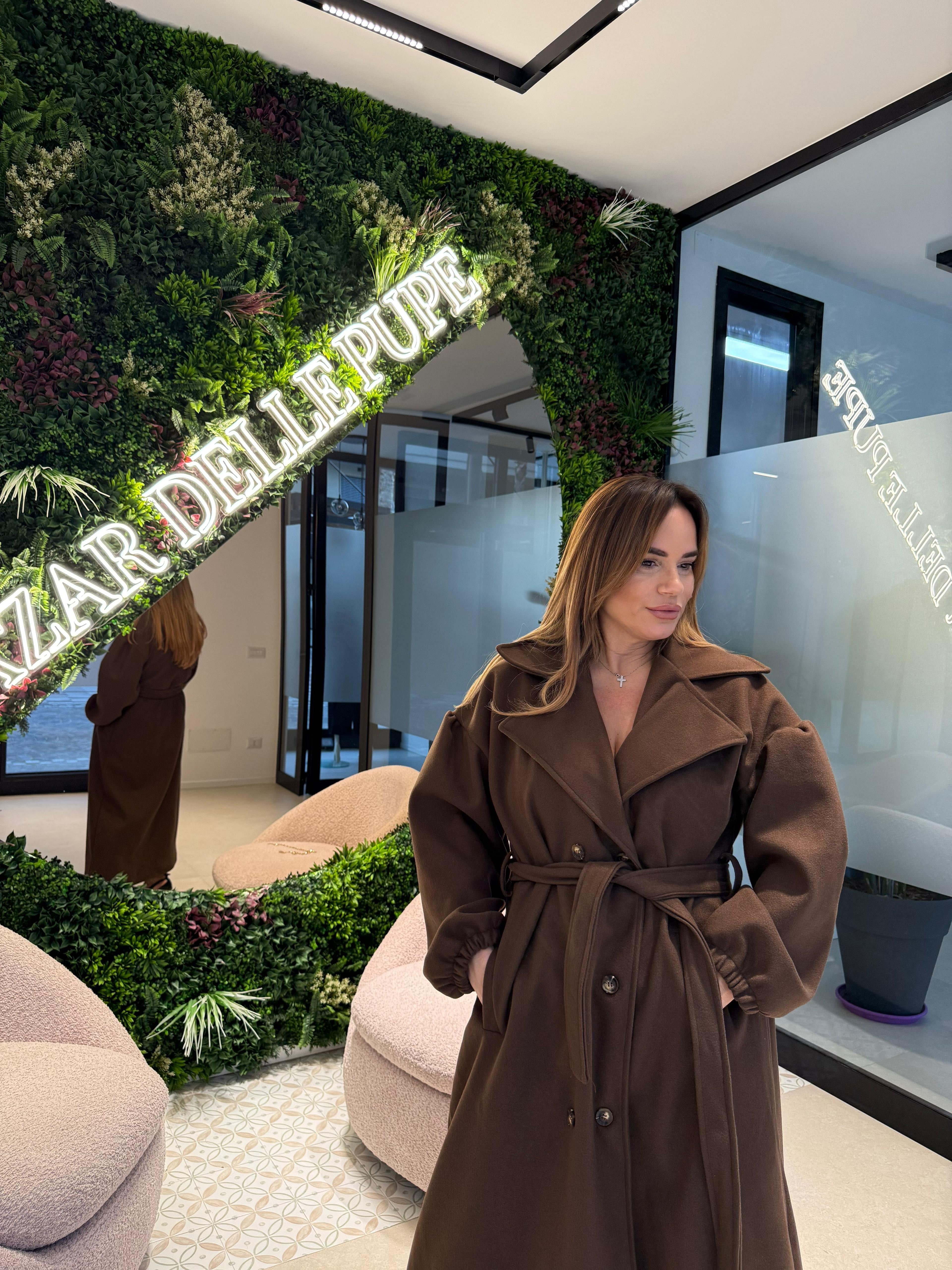 Cappotto con cintura curvy