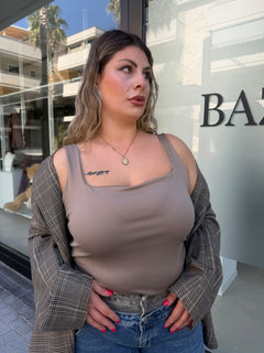 Top scollo quadrato curvy