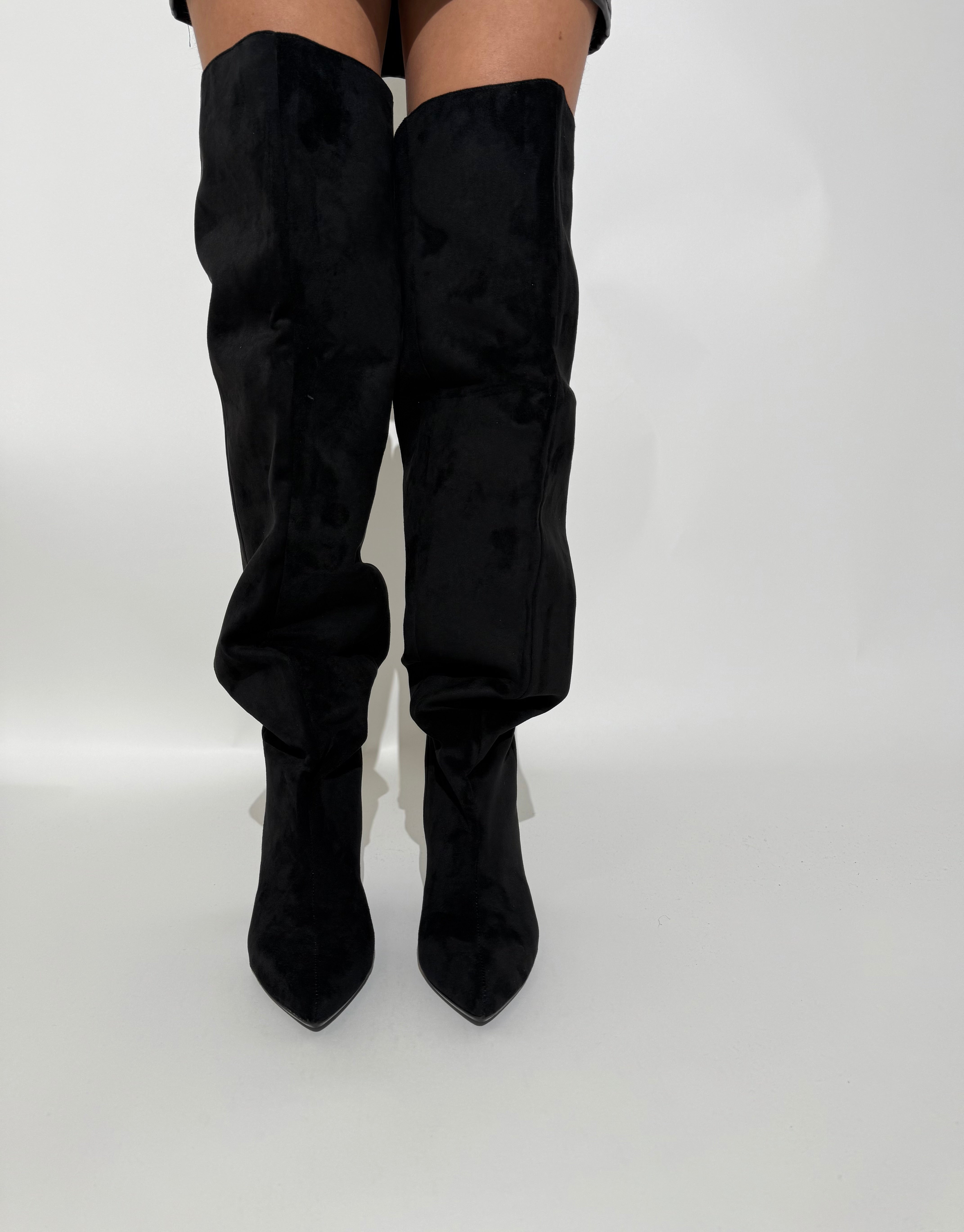 Stivale super alto in camoscio