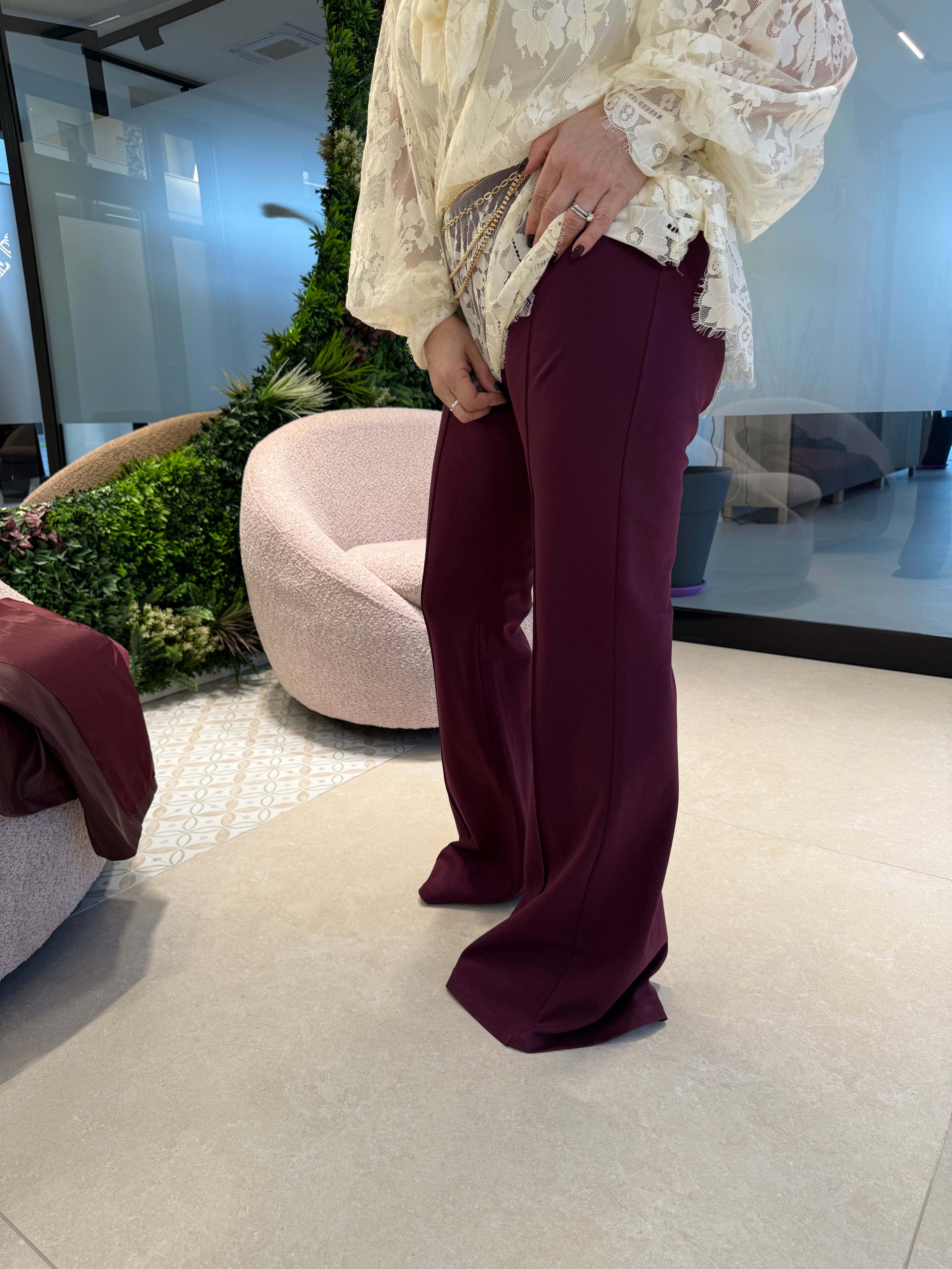Pantalone zampa prugna curvy
