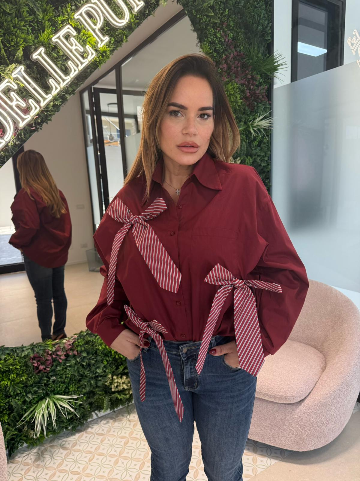 Camicia con fiocchi bordeaux