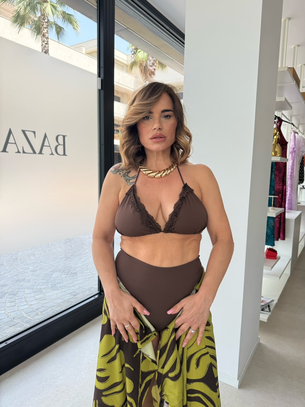 Bikini con pizzo curvy