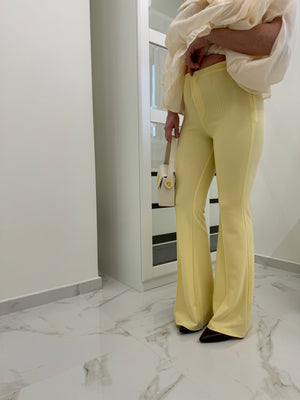 Pantalone zampa elastico