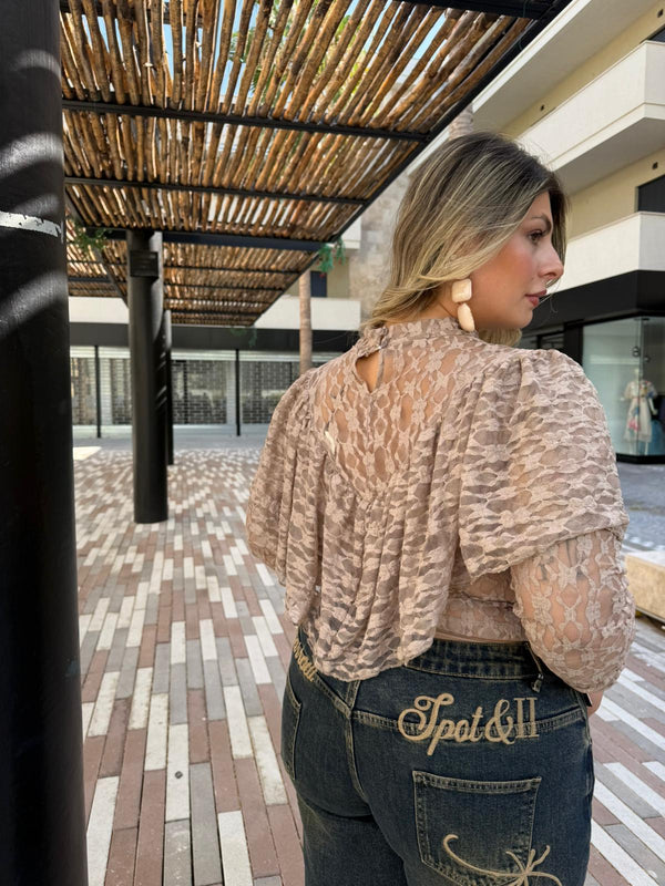 Maglia in pizzo romantica